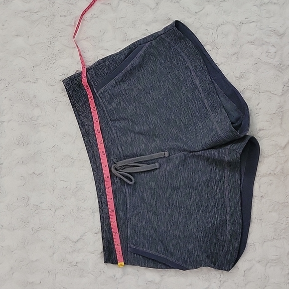 Athleta Gray Drawstring Shorts, Women's Size Medium, Great Condition! - Picture 2 of 6